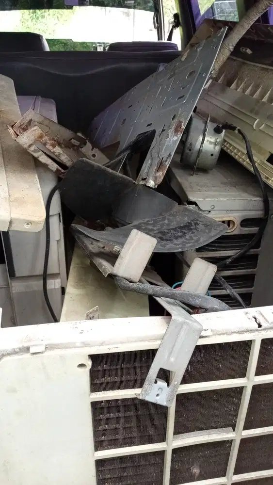 Menerima elektronik bekas rusak