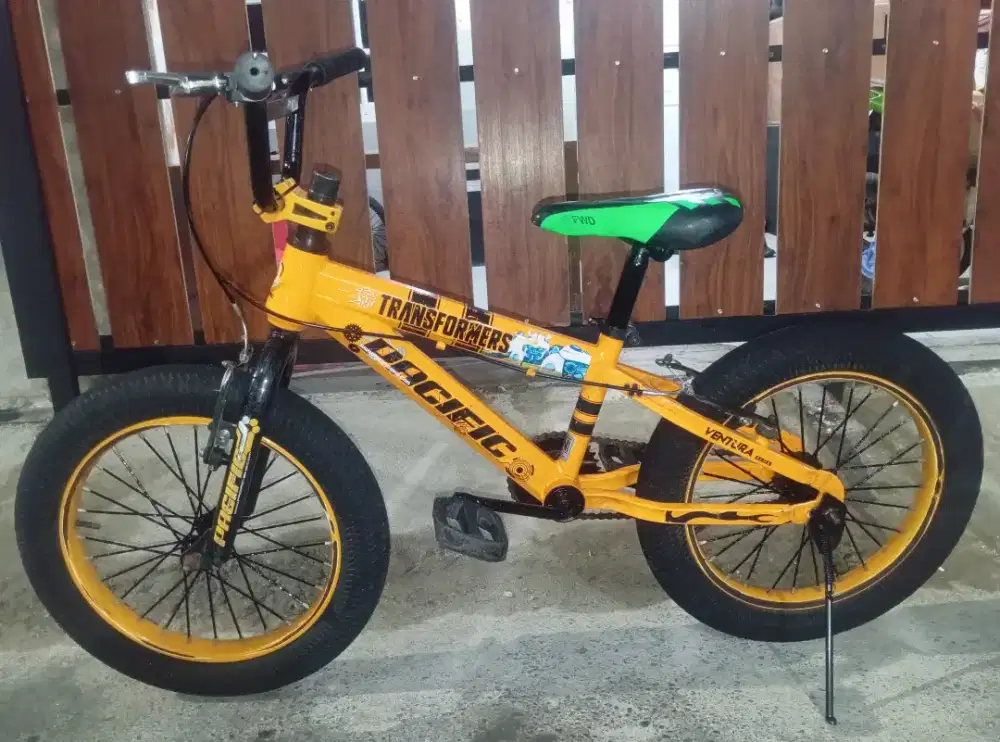 Sepeda BMX ukuran 18 ban jumbo kondisi normal