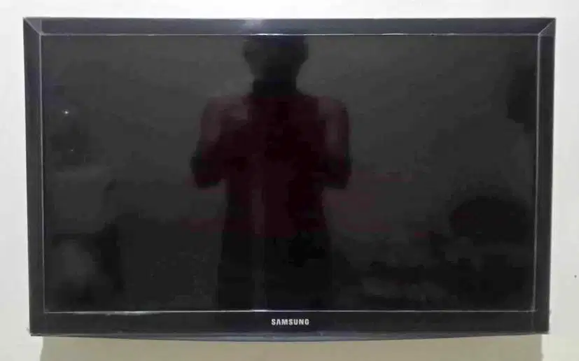 TV led merek samsung ukuran 24inc (ANALOG)