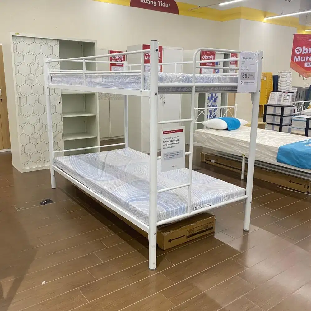 Ranjang tingkat dengan kasur