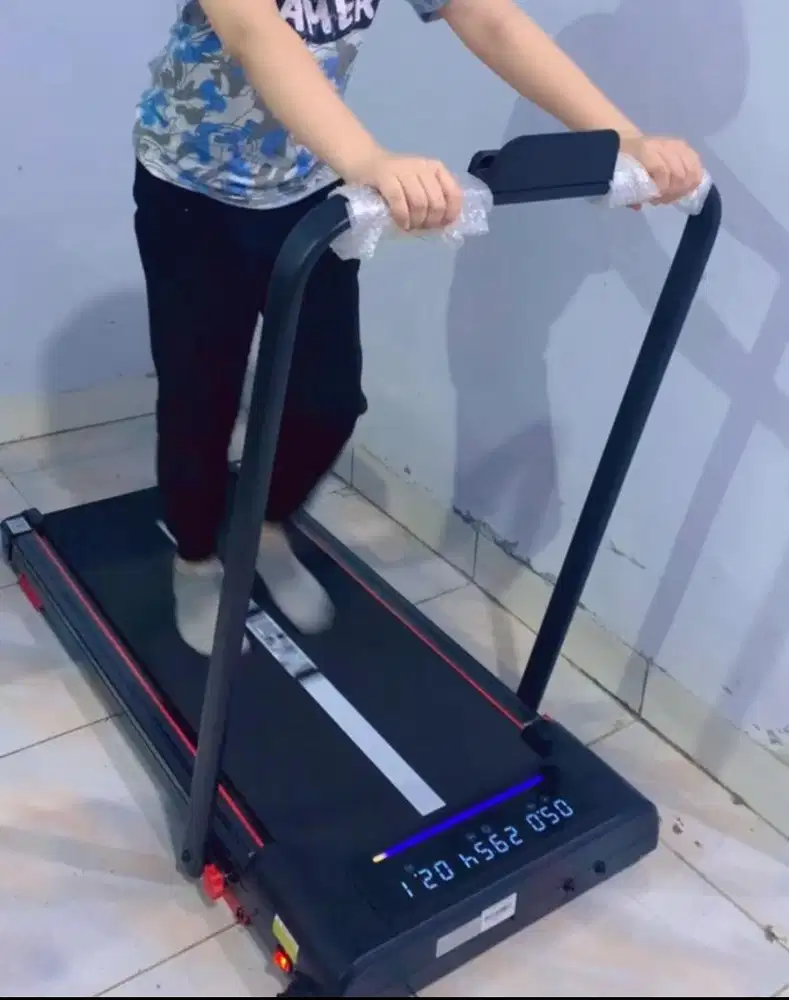 Treadmill 99,9% bagus