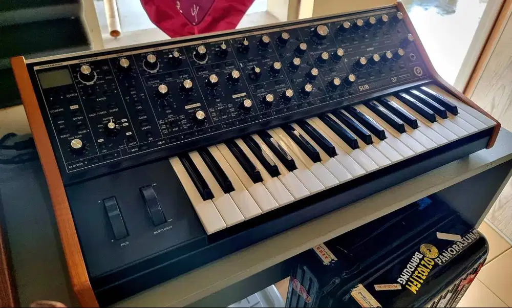 Moog Subsequent 37