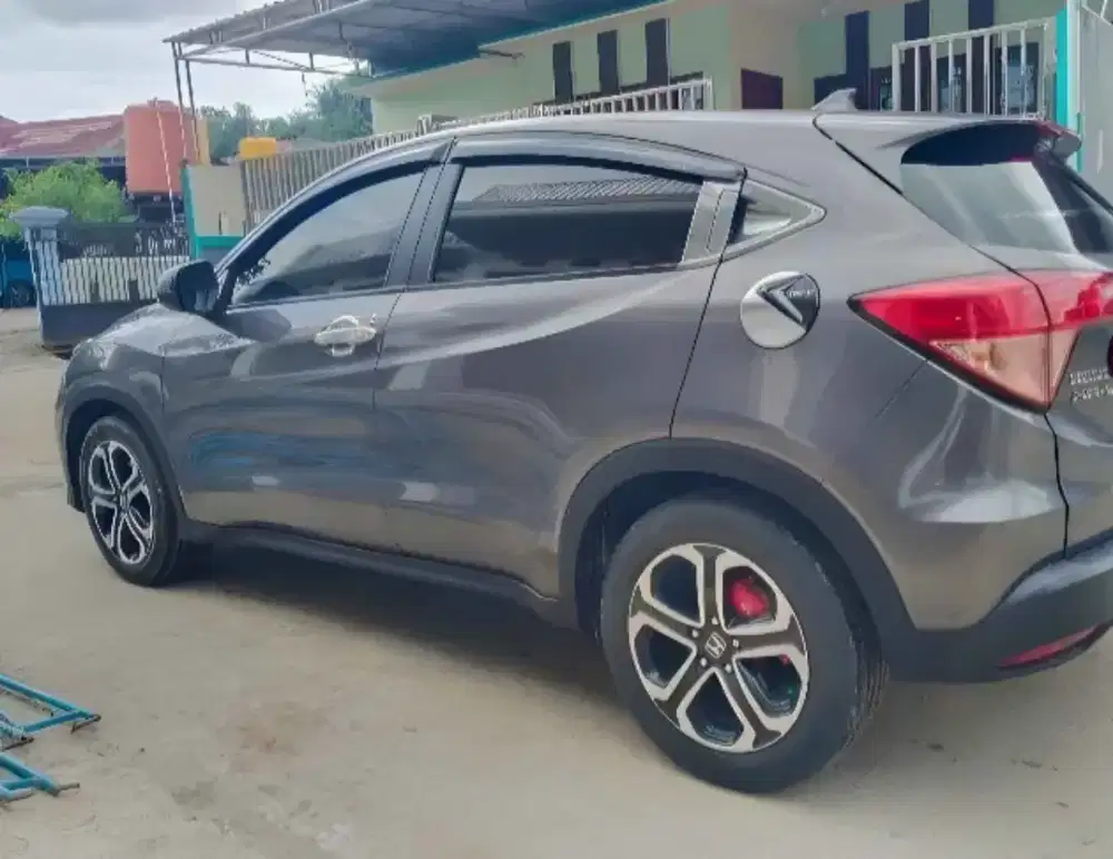 2016 Honda HR-V Prestige.