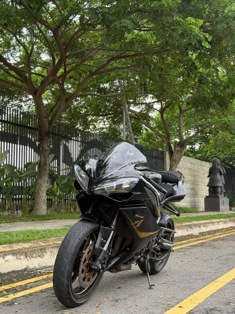 YAMAHA R1 PRODUKSI 2008