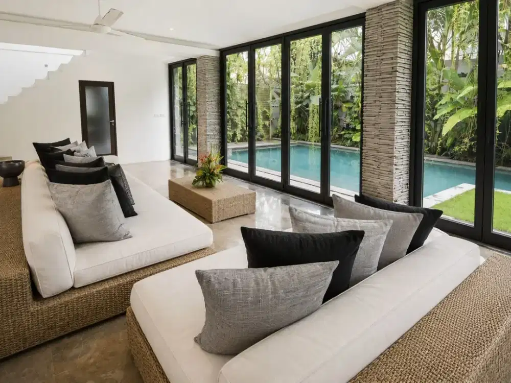 VILLA MEWAH DI PUSAT SEMINYAK FULL FURNISHED - Thumbnail 3