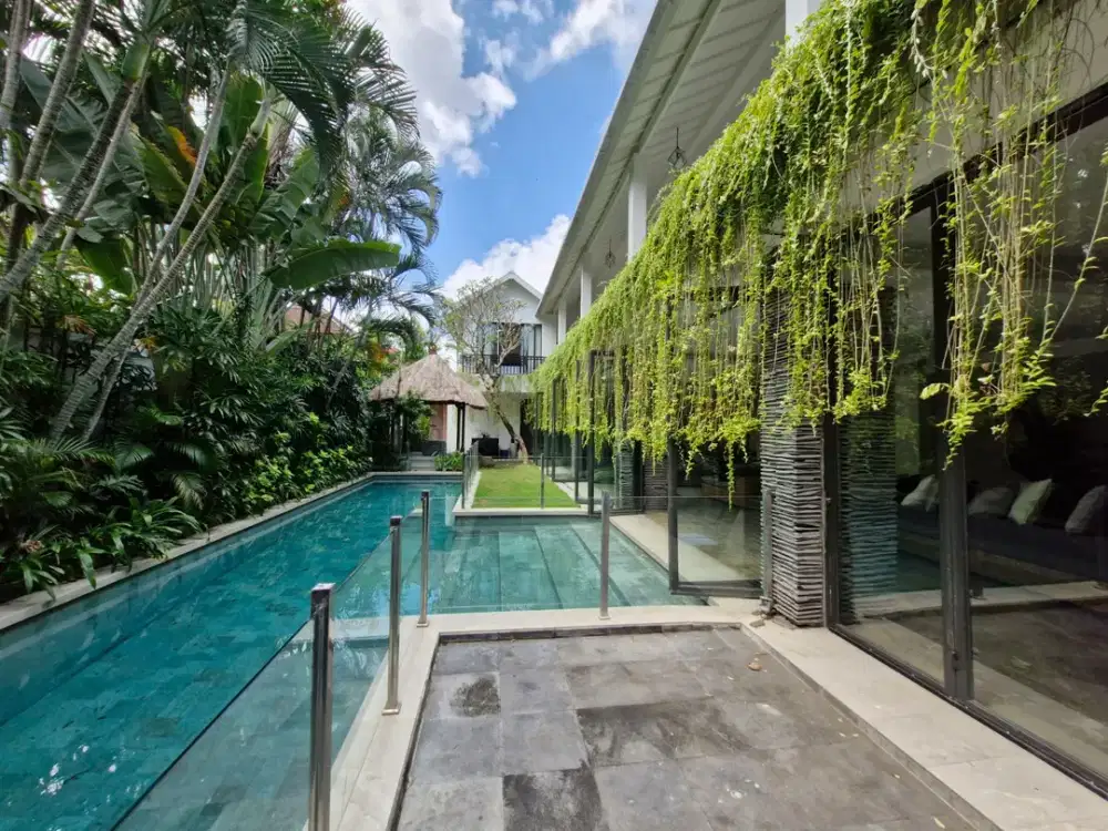 VILLA MEWAH DI PUSAT SEMINYAK FULL FURNISHED - Thumbnail 5