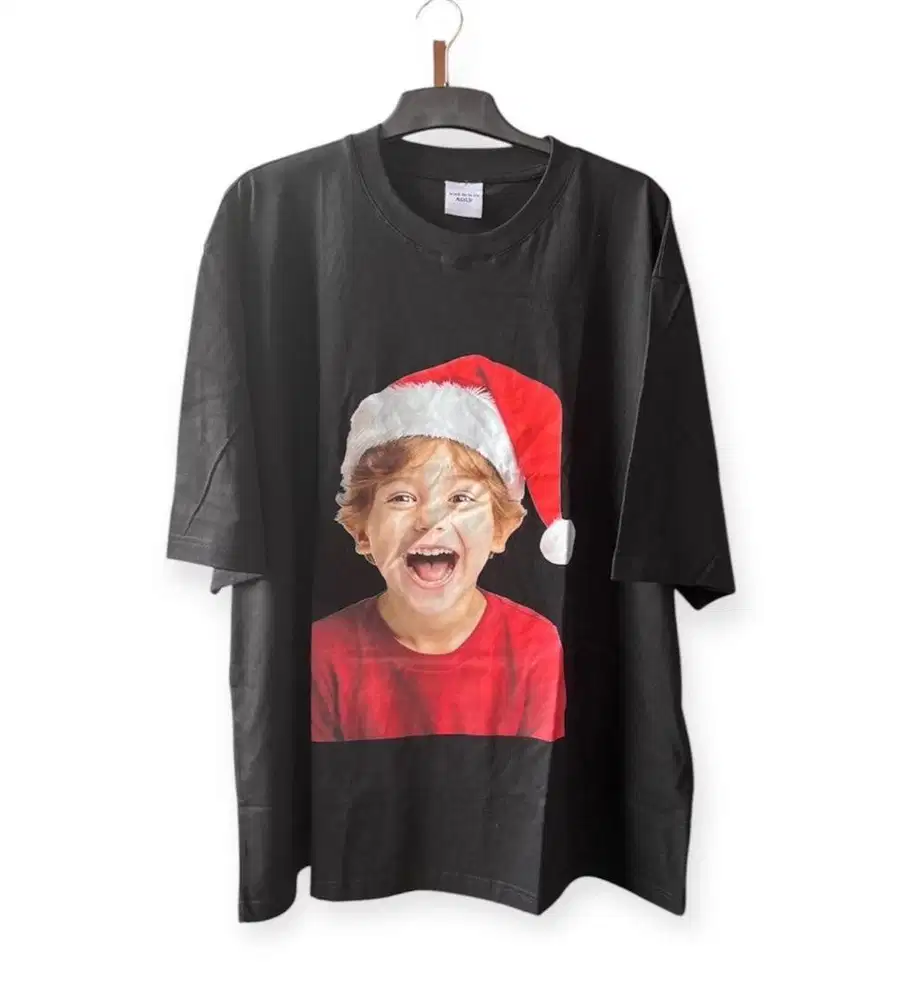 Kaos Tshirt preloved bal oversize hitam size 276x65 boy natal ADLV