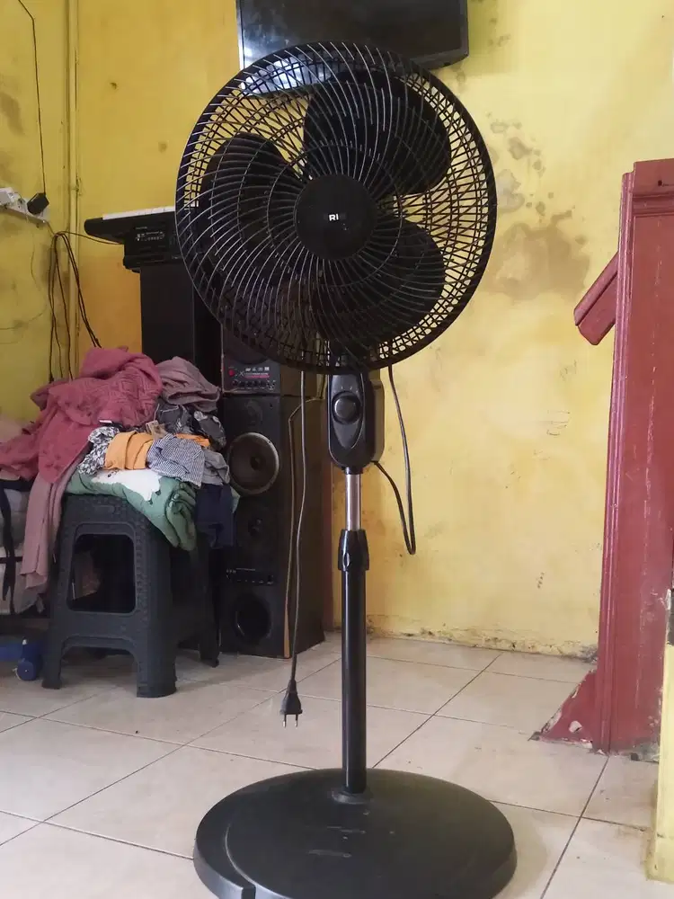 Kipas angin merk Kris 16 In