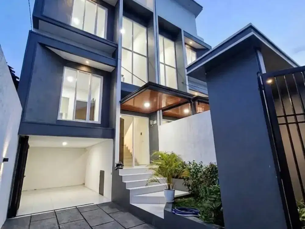 DIJUAL RUMAH MEWAH 3 LANTAI – JAGAKARSA JAKARTA SELATAN