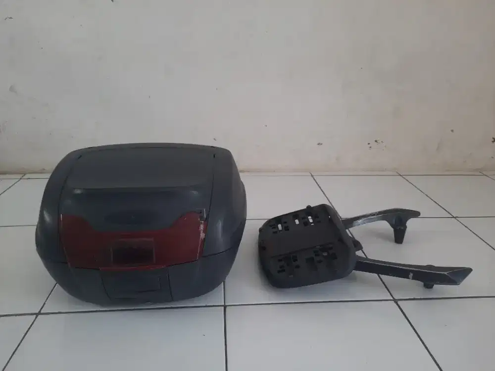 Bok motor dan dudukan