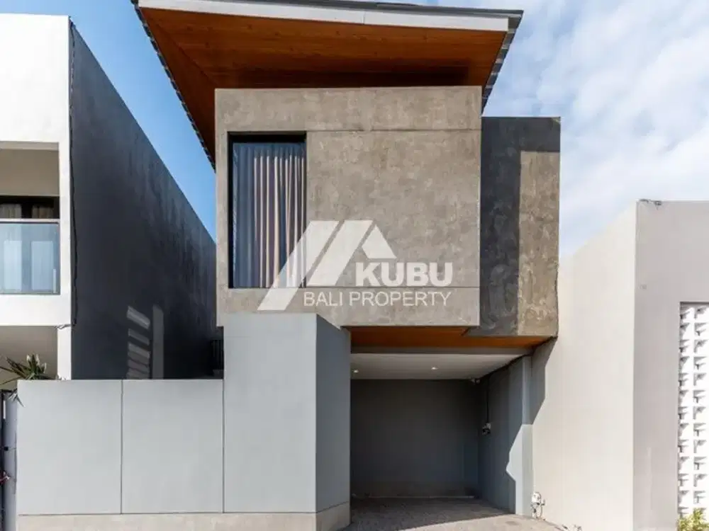 KBP1657 Minimalist House with 2 bedroom in Renon Area .