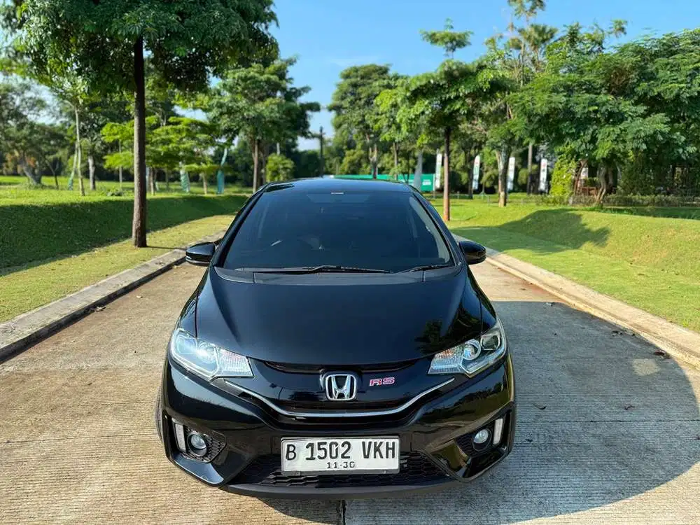 DIJUAL HONDA JAZZ RS CVT 2015 HITAM