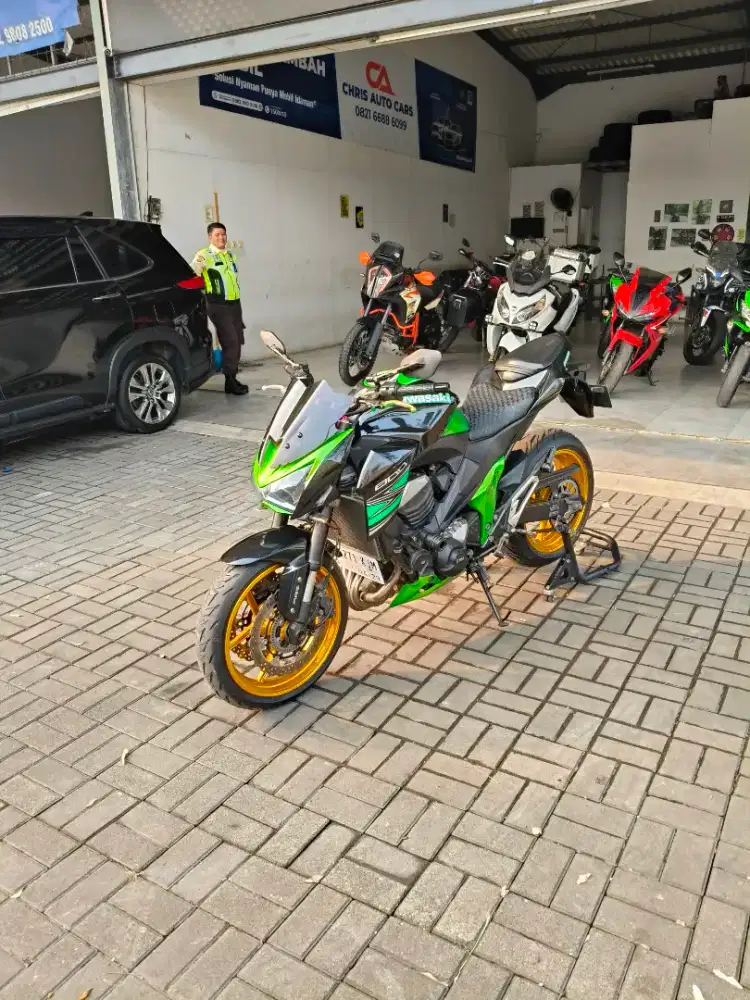 Kawasaki ZR 800 2014
