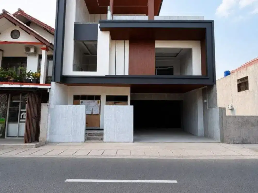 For Sale, Brand New Contemporary With Private Swimming Pool