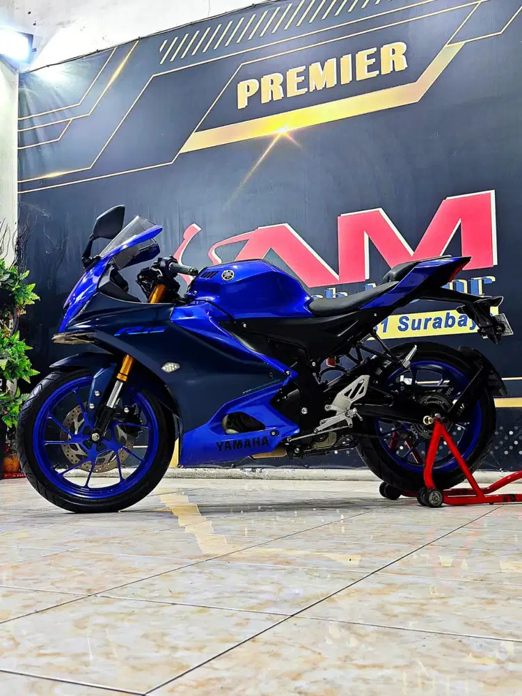 Yamaha R15V4 blue glossy km.9rb mewah kinyis. Anugerah motor rungkut