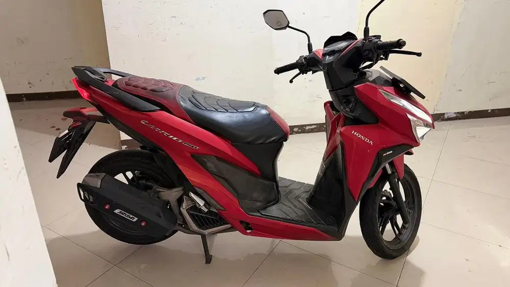 Honda Vario 150 cc KEYLESS TAHUN 2018 warna merah