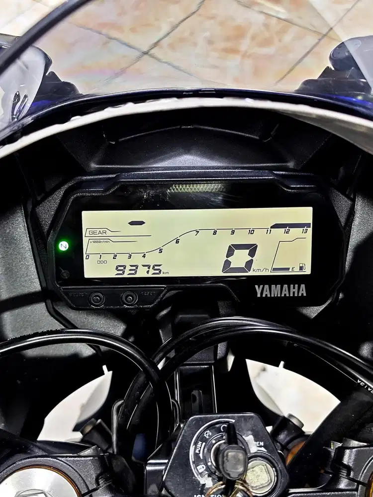 Yamaha R15V4 blue glossy km.9rb mewah kinyis. Anugerah motor rungkut