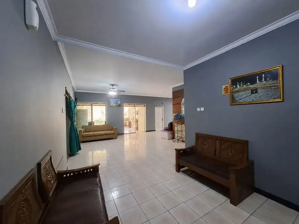 DIJUAL CEPAT! Rumah dengan Lokasi Strategis di Pulogebang Permai Jakarta Timur