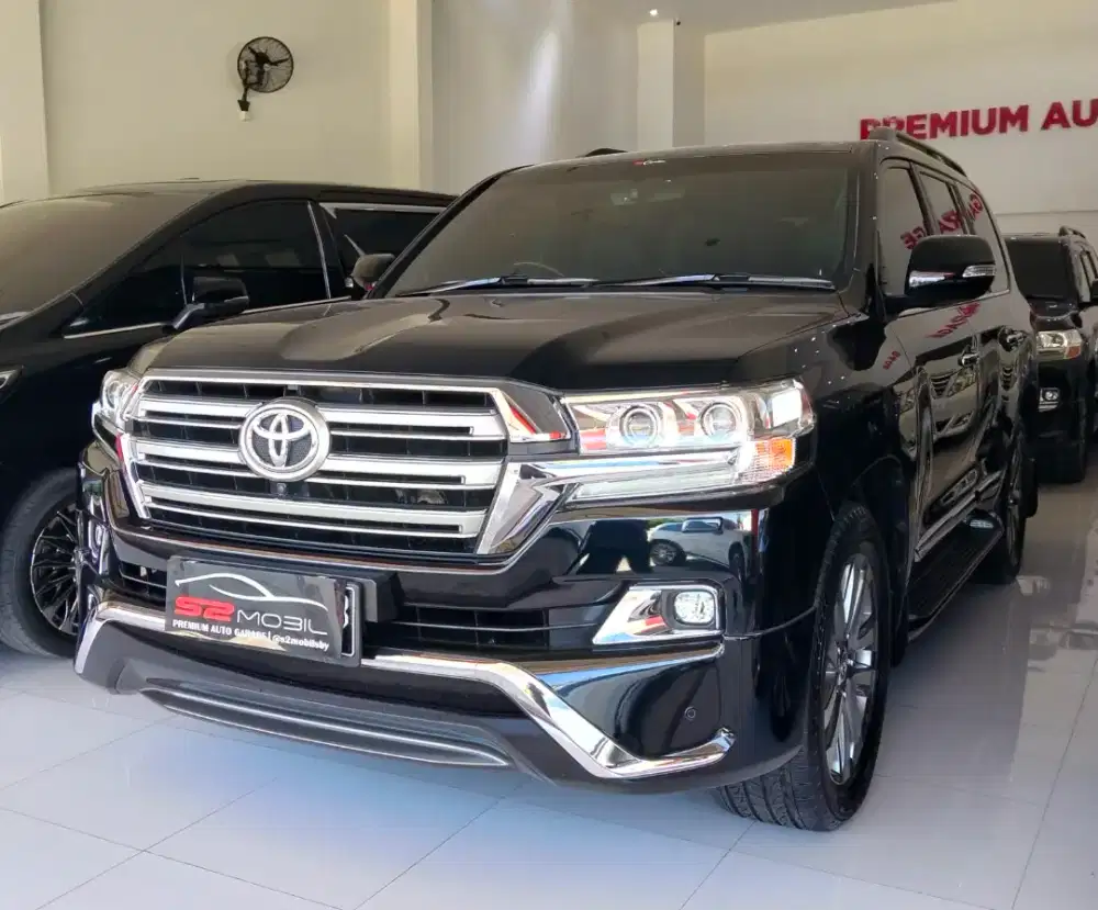 Toyota Land Cruiser VXR AT 2016 Km 18rb istimewa