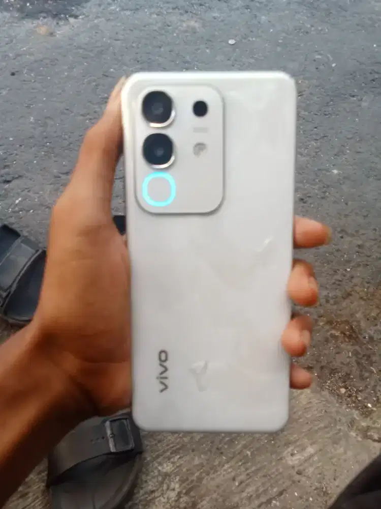 Vivo y29 4g ram 8/128