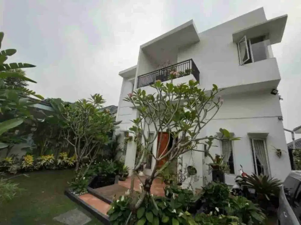 DIJUAL RUMAH MEWAH FULL FURNISHED DI BUKIT PERMATA GOLF HIJAU SENTUL CITY – VIEW PEGUNUNGAN, SIAP HUNI