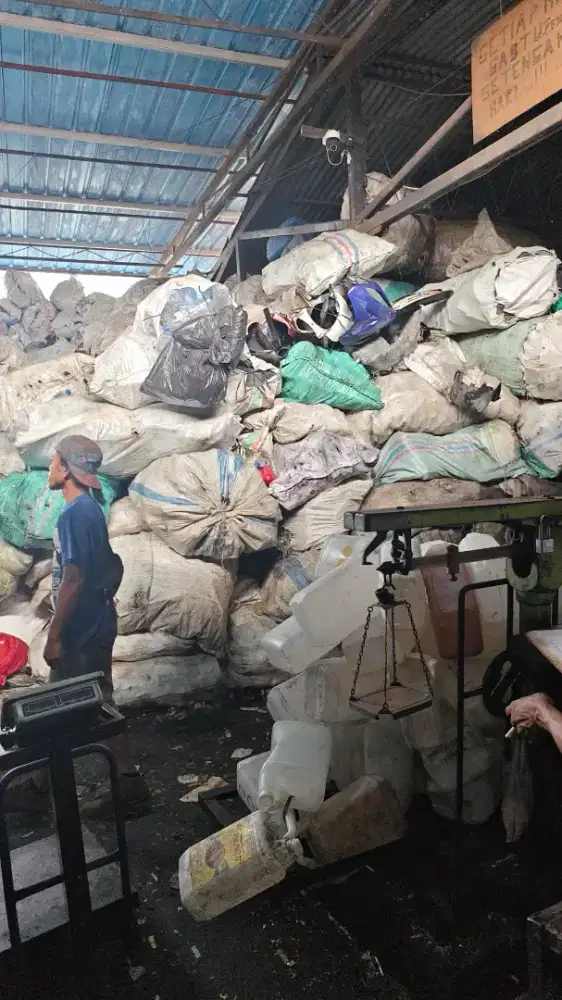 Di cari tenaga pria bujang 1 orang SERIUS tidak PHP