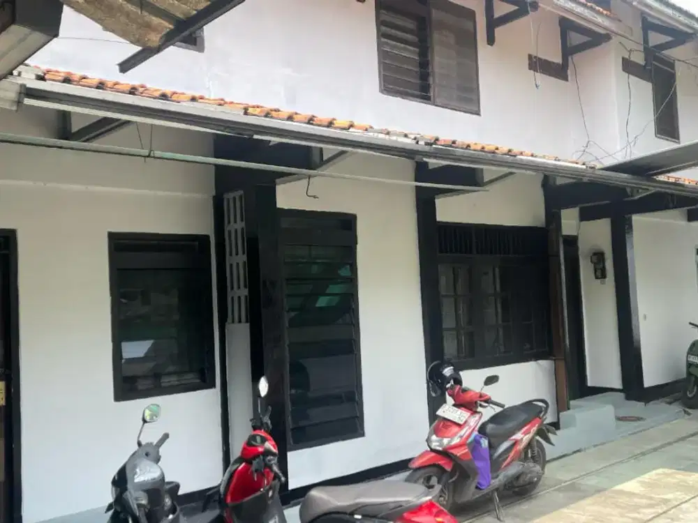 Dijual Cepat Rumah & Kos di Cilandak Barat, Dekat Rs Fatmawati, Lt.571m2, Semi Furnish, Harga : 18M Nego