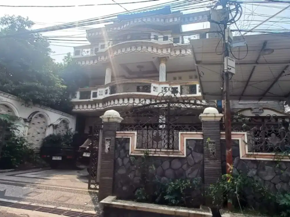 Di Jual Lelang Rumah 3 Lantai di Jalan Shibi Kelurahan Srengseng Sawah, Kecamatan Jagakarsa, Kota Administrasi Jakarta Selatan