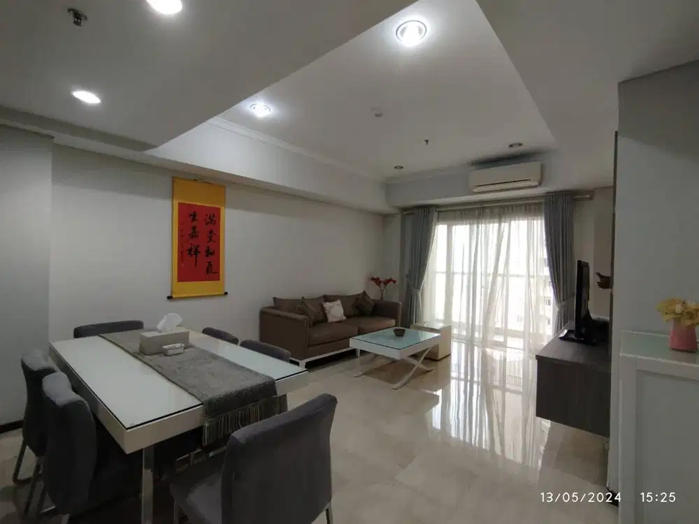 Disewakan 3 bed room apartemen Royal furnished bagus