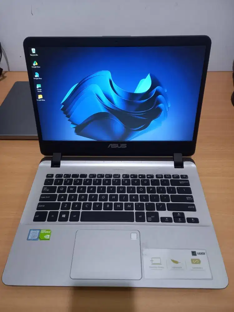 Laptop Asus VivoBook 14 X407UF