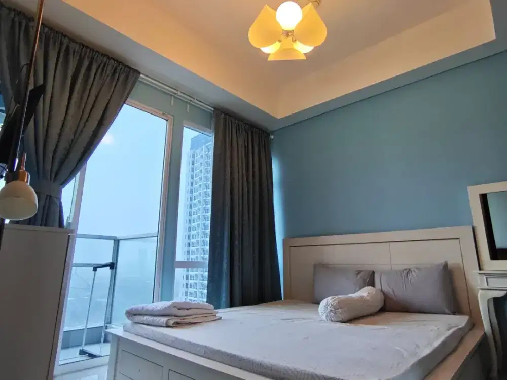 Dijual Apartemen Puri Mansion 3 Kamar Tidur 63 m2 Full Furnish Interior Mewah Senada Bikin Betah Bonus View Langsung Kolam Renang