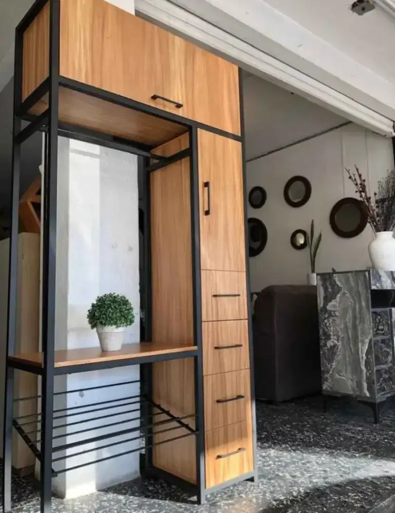 Open wardrobe/space-saving entryway/modern industrial storage
