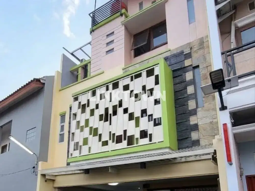 Rumah 3 Lantai Siap Huni Full Furnish