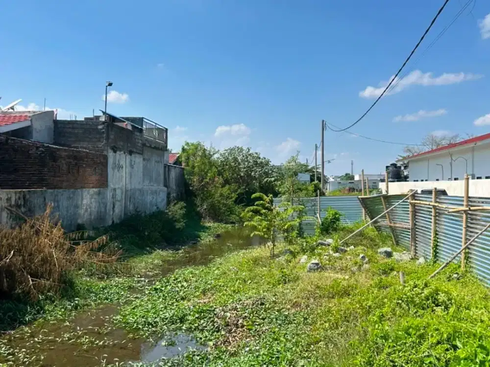 Tanah kapling di kompleks perumahan Ampenan