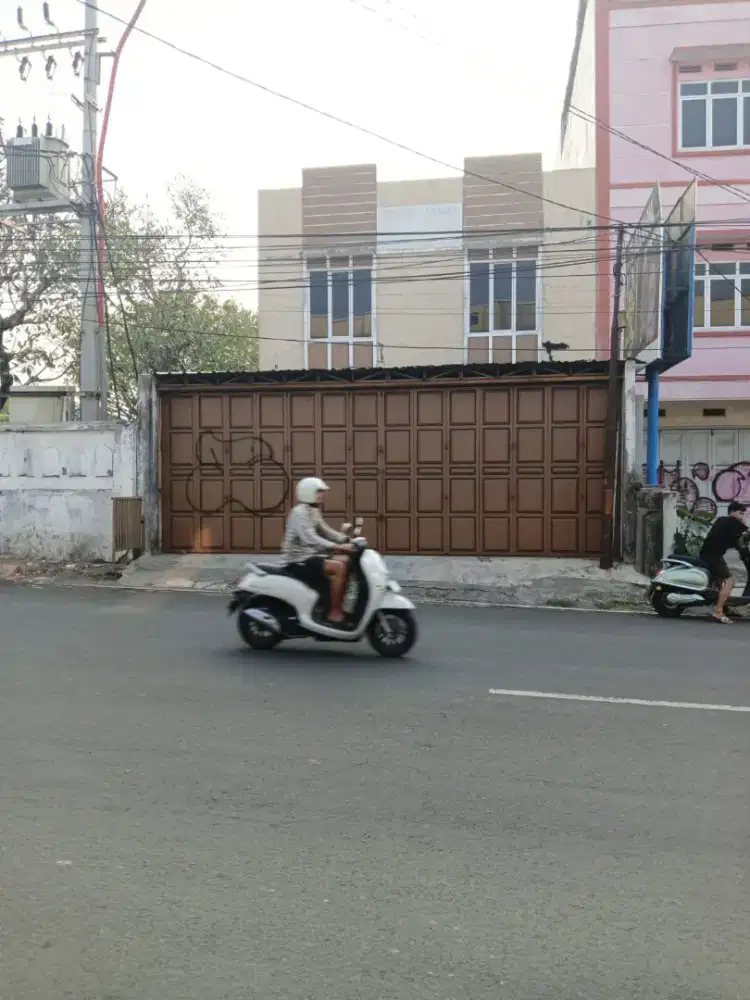 Ruko 2 lantai dekat pasa Rau