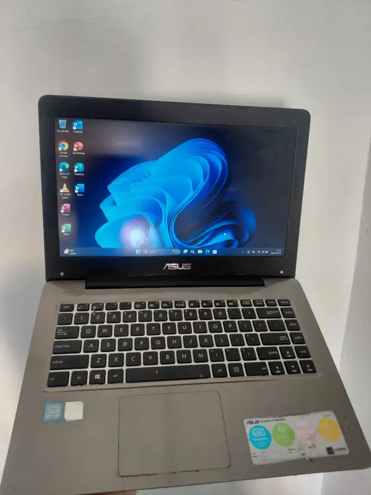 ASUS A456UQ I7 7500U RAM4 SSD128+1TB DUALVGA