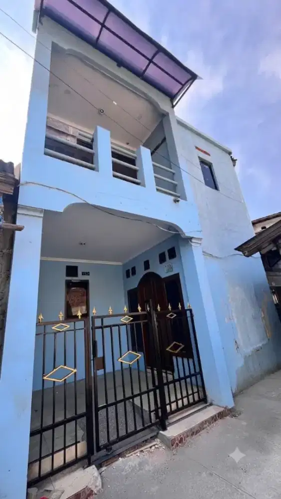 DISEWAKAN RUMAH 2 LANTAI – SIAP HUNI