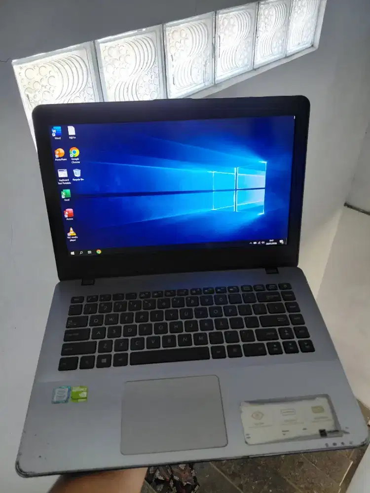 ASUS A442UQ I7 7500U RAM8 SSD128+500 DUALVGA