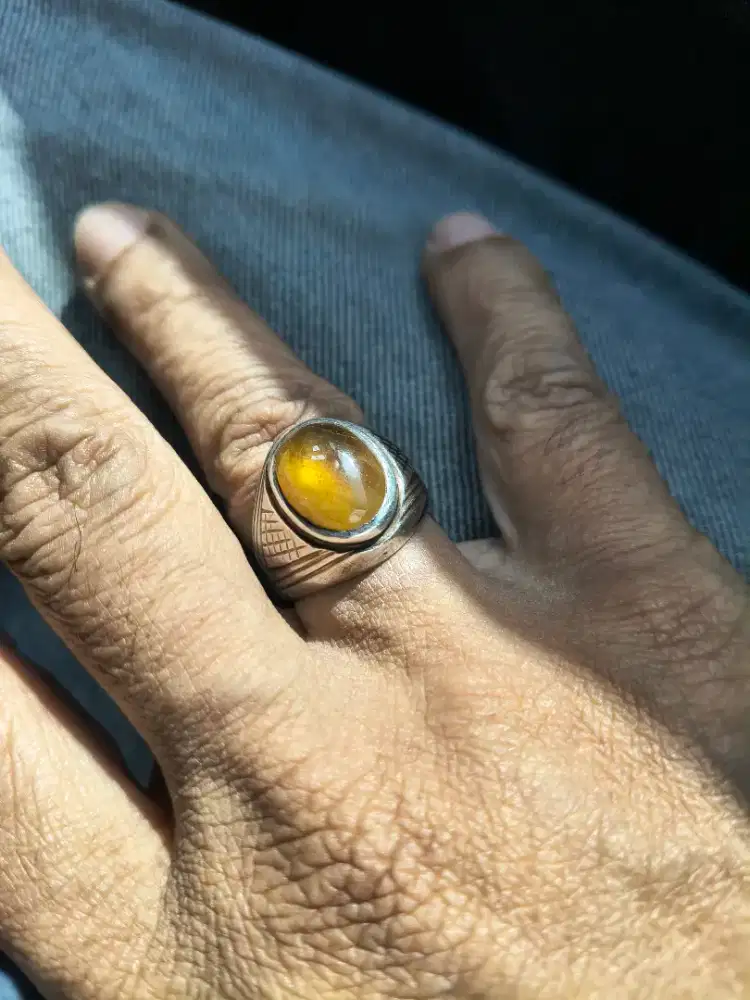 Yellow Saphire ( Yakut )