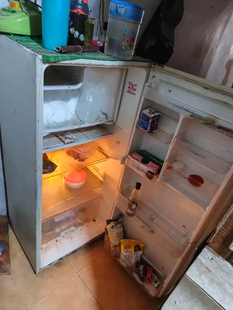 Kulkas bekas cukup baik