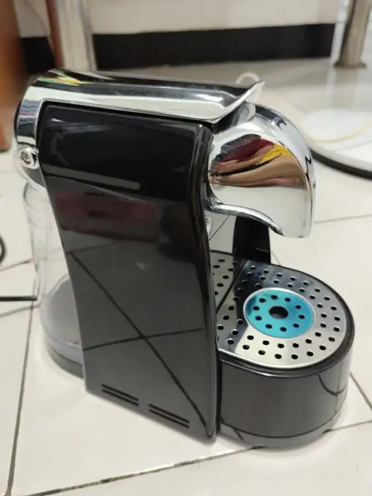 CAPSULE COFFEE MECHINE