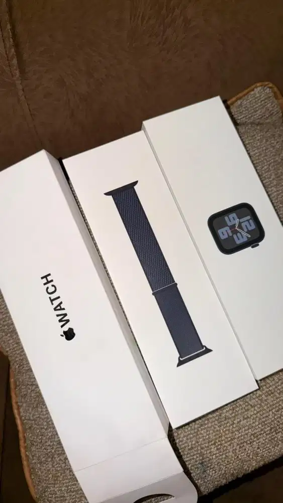 BNIB Apple Watch SE Gen 2 IBOX 40mm