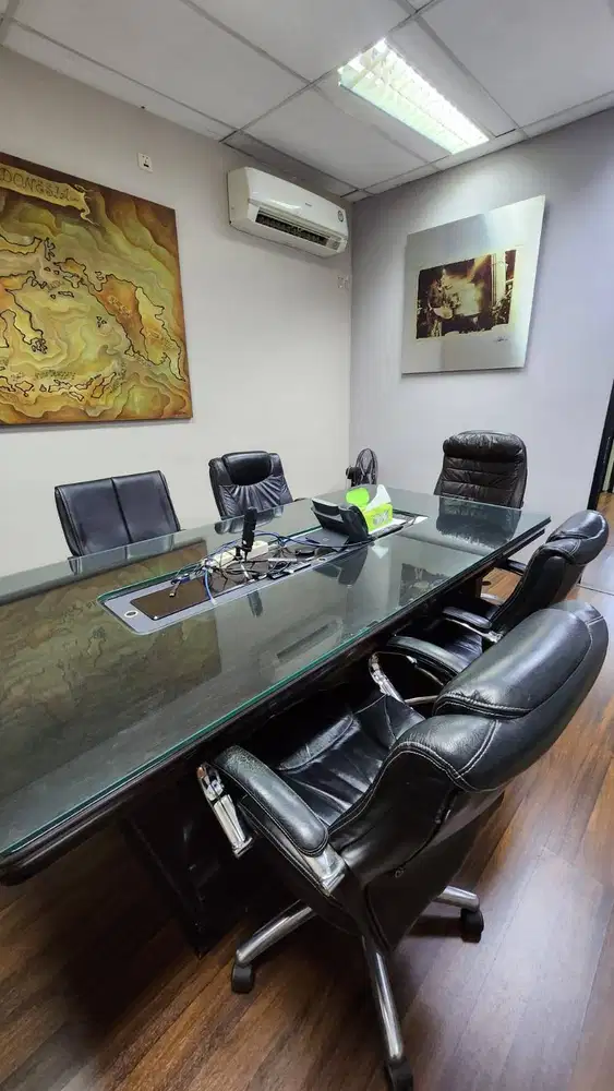 Dijual Satu Set Meja Meeting Kantor (High Quality)