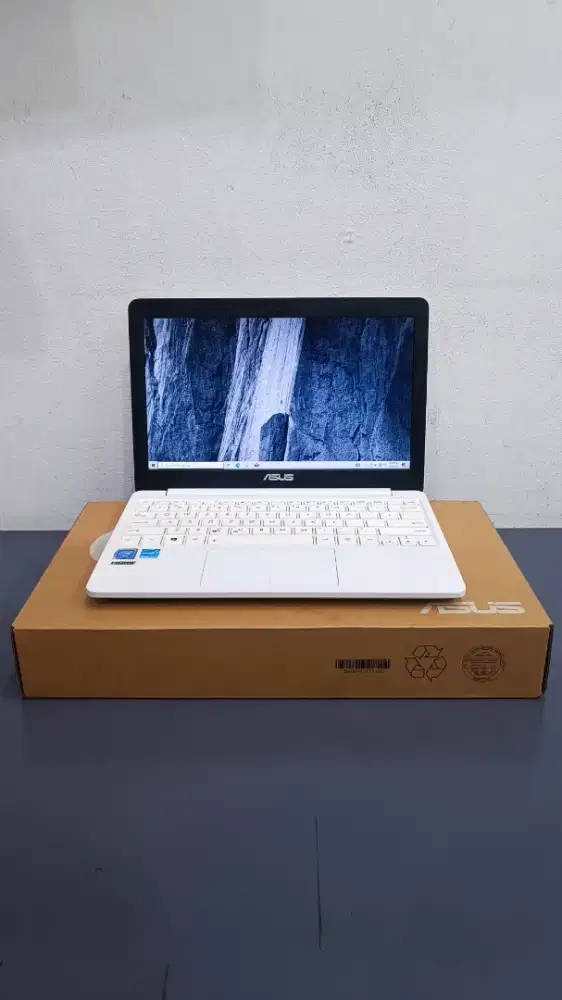 Asus vivobook E203MAH