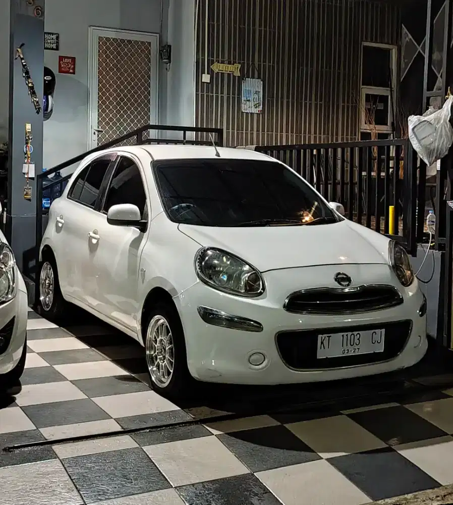 Nissan March Matic
