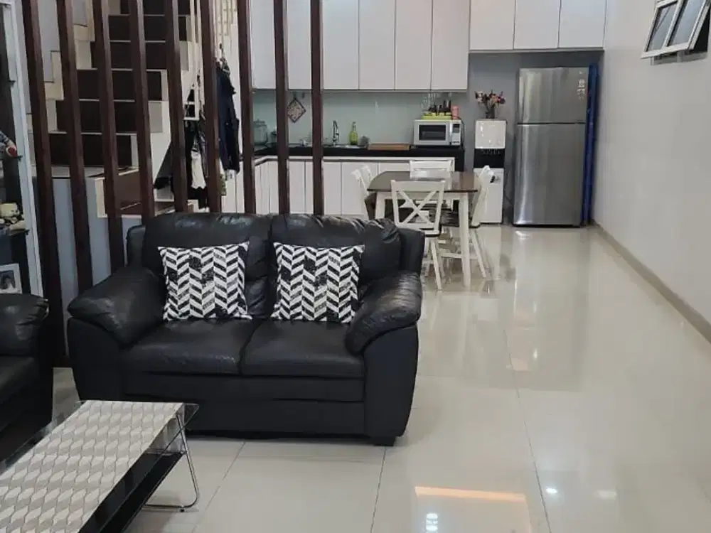 Investasi Menarik! Rumah Gandeng 2 Unit di Cluster Bogor - LT 240 m², SHM, Siap Huni