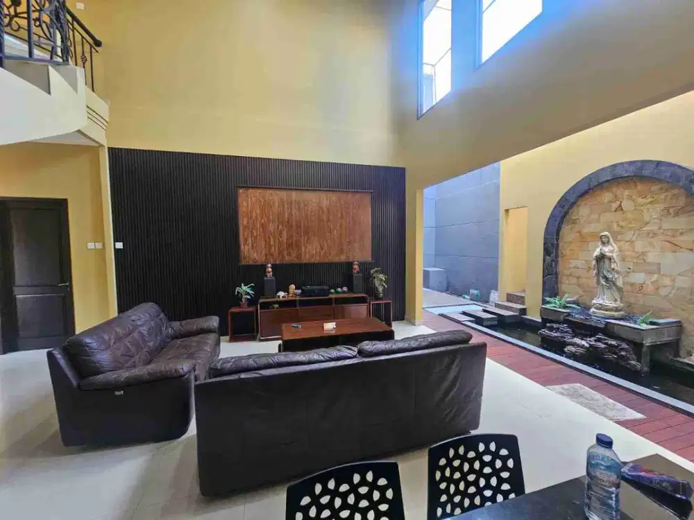 di jual rumah lantai 2 di Puputan renon