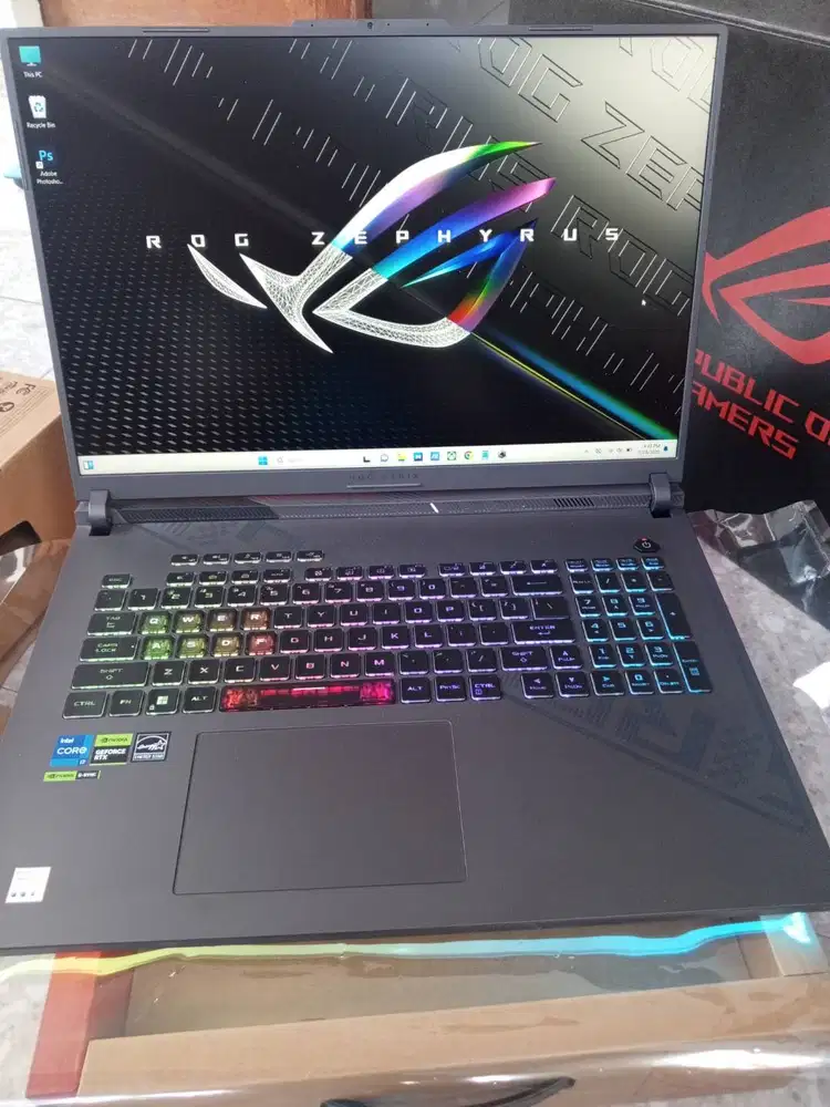 Laptop Gaming ASUS ROG STRIX G18 (2023) lama baru dibuka