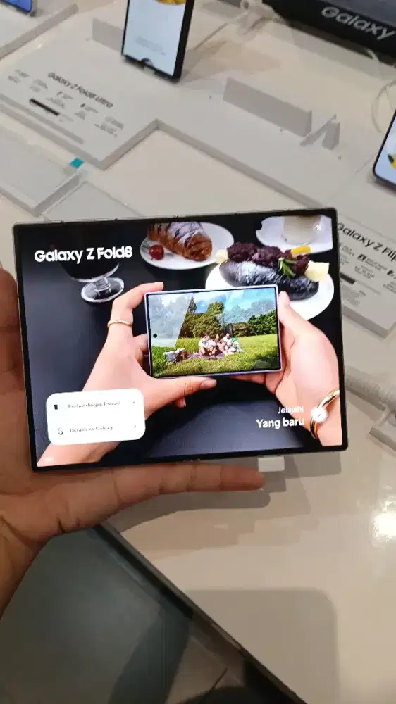 Samsung Galaxy Z Fold 8