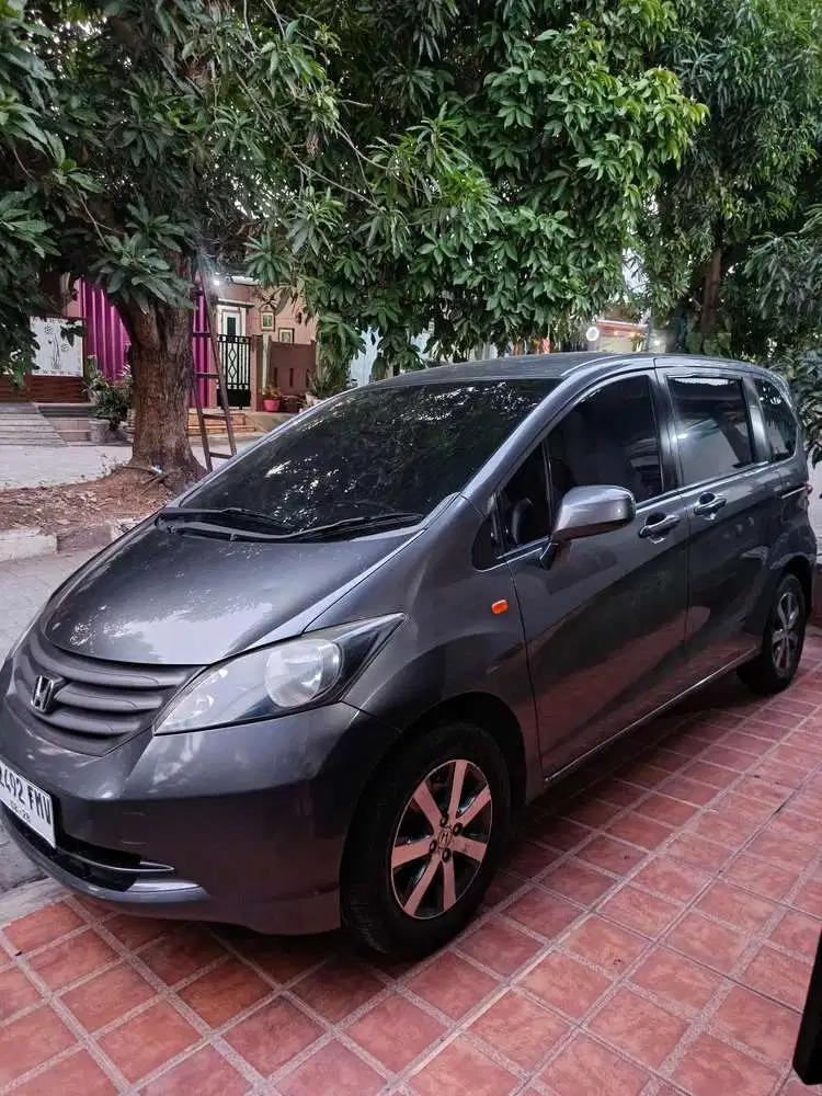 Honda Freed 2010 Bensin